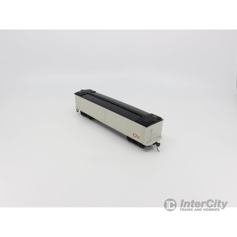 Roundhouse 6116 HO 50' Express Reefer Freight Car Kit Canadian National (CN) 111
