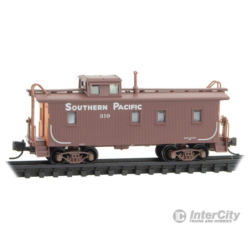 Micro Trains N 5000240 34' Wood-Sheathed Caboose w/Slanted Cupola - Ready to Run -- Southern Pacific #319 (Boxcar Red, orange, Sans Serif Lettering)