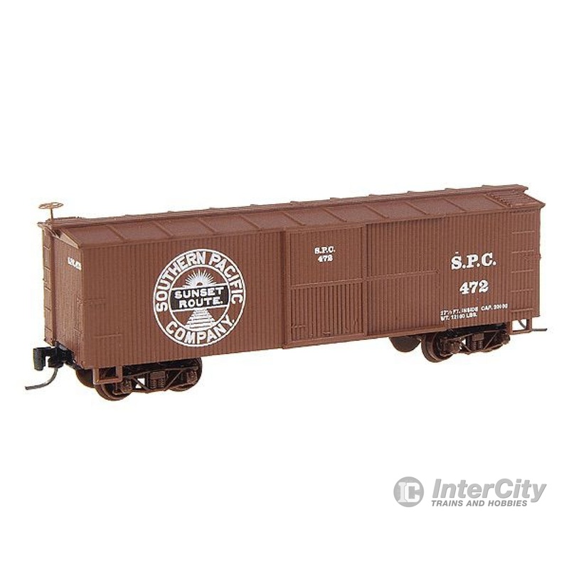 Micro Trains Nn3 80000020 30' Single-Door Wood Boxcar - Ready to Run -- Southern Pacific #424 (Boxcar Red, Large Sunset Logo)