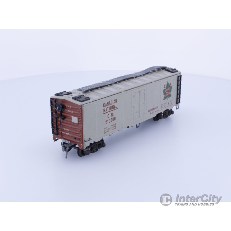 Varney HO Metal Reefer R-36 Canadian National (CN) 210000