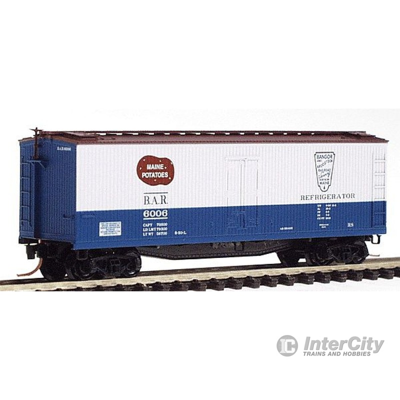 Micro Trains N 49550 40' Wood Reefer w/Vertical Brakewheel -- Bangor & Aroostook #6006 (Boxcar Red, white, blue w/"Maine Potatoes" logo)