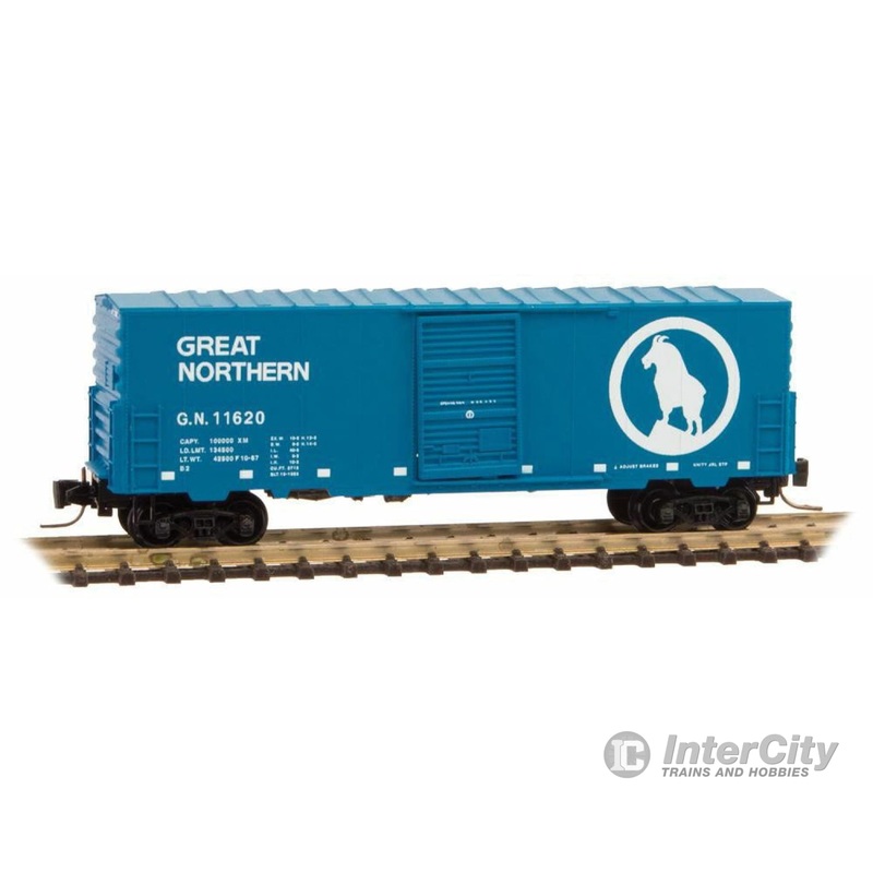 Micro Trains Z 50300142 40' Single-Door Boxcar No Roofwalk - Ready to Run -- Great Northern #11620 (Big Sky Blue, white)