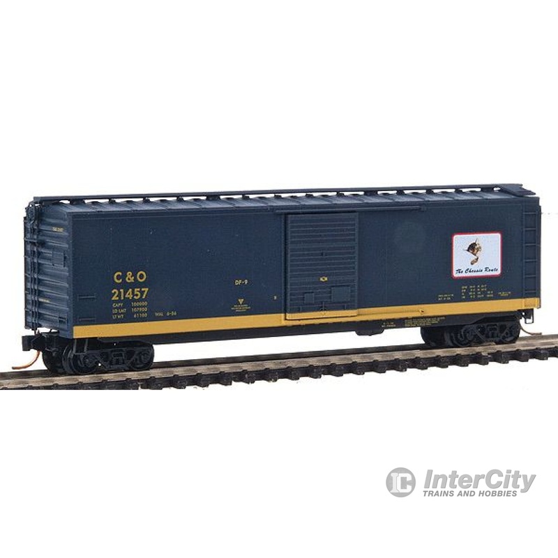 Micro Trains N 3100075 Cameo Series: 50' Pullman-Standard Boxcar -- Chesapeake & Ohio #5 (Different Schemes on Both Sides)
