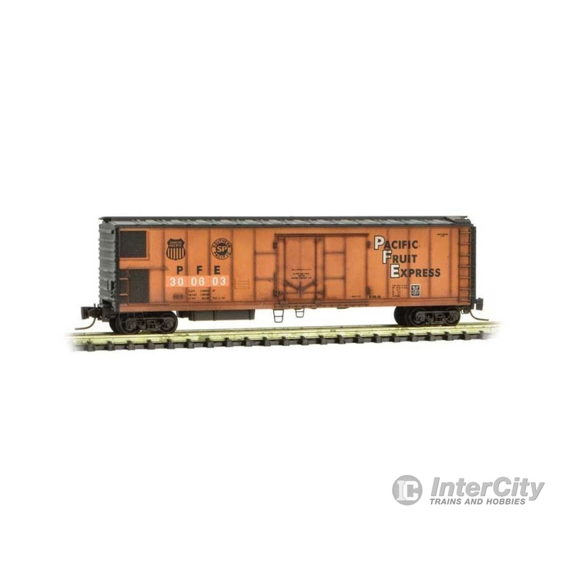Micro Trains Z 54844100 Pacific Fruit Express 51' Rivet Side Reefer Z Scale Micro-Trains MTL #548 44 100