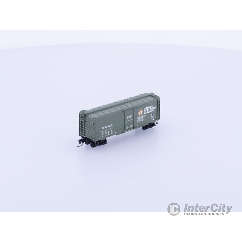 Micro Trains 50200162 Z 40' Standard Box Car, Plug Door BC Rail (BCOL) 8006
