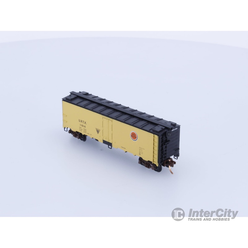 Micro Trains 59090 N 40' Steel Ice Reefer Chicago Great Western (CGW) 11614
