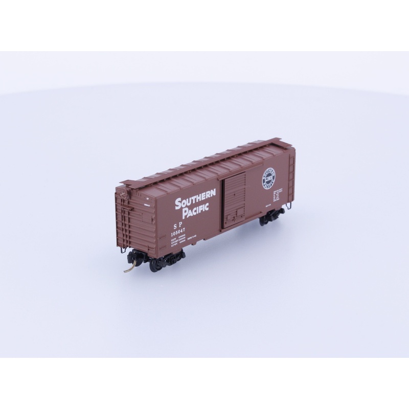 Micro Trains 20080 N 40' Standard Box Car Single Door Southern Pacific (SP) 105047 (#1)
