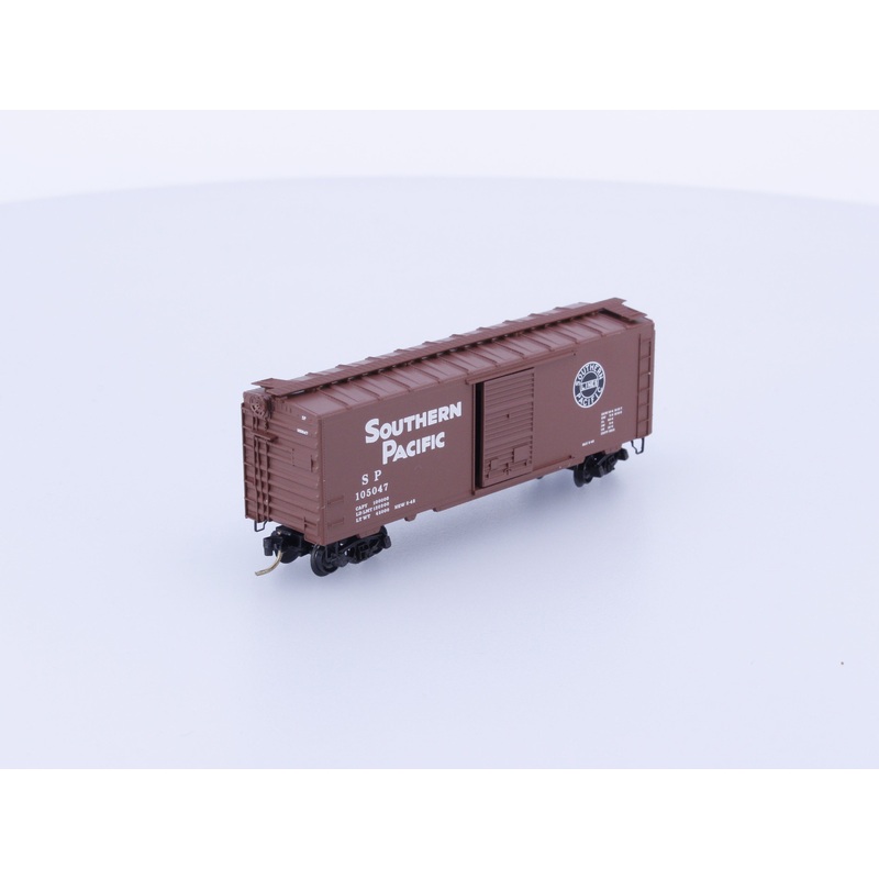 Micro Trains 20080 N 40' Standard Box Car Single Door Southern Pacific (SP) 105047 (#2)