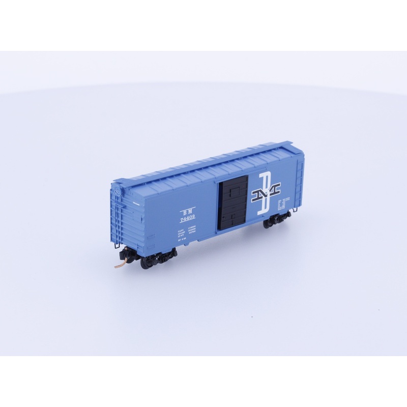 Micro Trains 20140 N 40' Standard Box Car Single Door Boston and Maine (BM) 74409