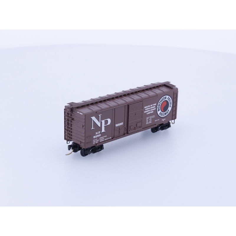 Micro Trains 22040 N 40' Standard Box Car Plug & Sliding Door Northern Pacific (NP) 8289