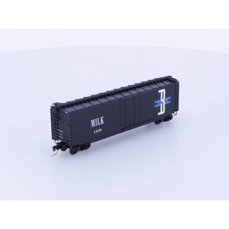 Micro Trains 32330 N 50' Standard Box Car, Plug Door Boston and Maine (BM) 1919