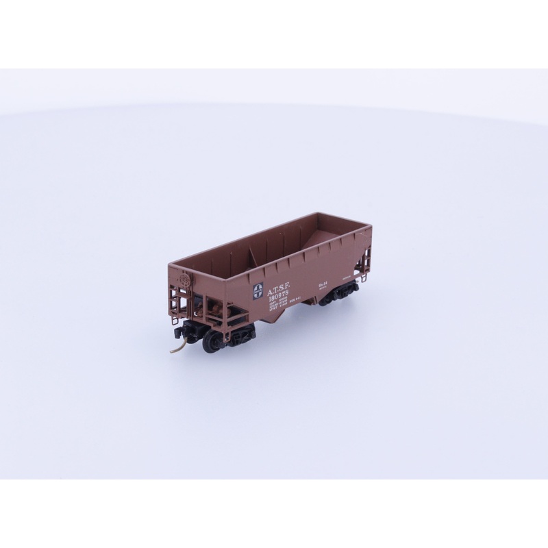 Micro Trains 55010 N 33' Twin Bay Hopper, Offset Side Atchison Topeka and Santa Fe (ATSF) 180978