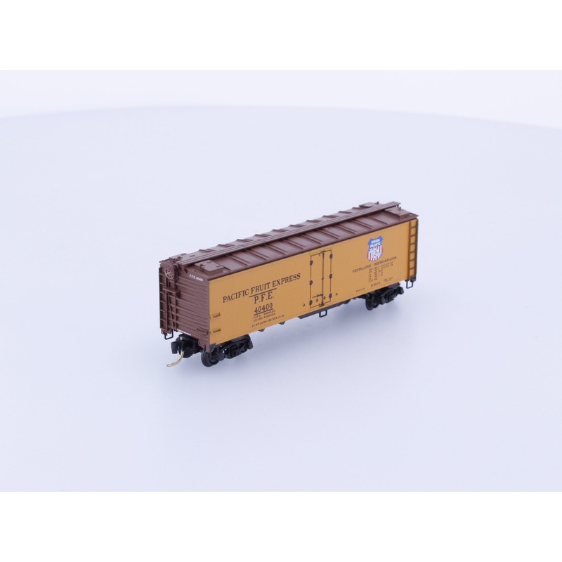Micro Trains 59010 N 40' Steel Side Ice Reefer Pacific Fruit Express (PFE) 40400
