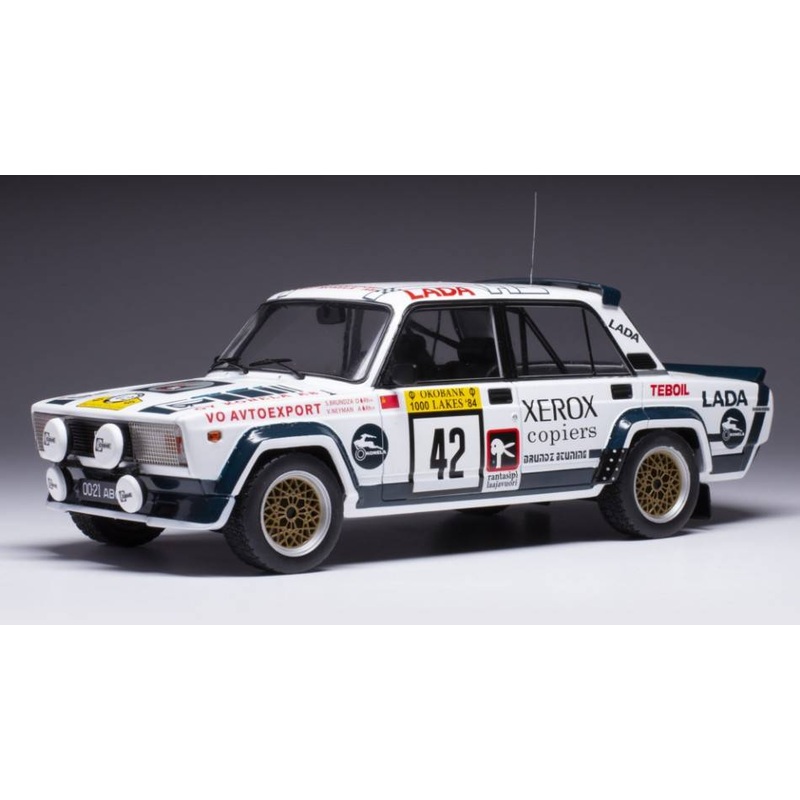 SCALE MODEL COMPATIBLE WITH LADA 2105 VFTS N.42 1000 LAKES RALLY 1984 BRUNDZA/NEYMAN 1:18 IXO MODEL 18RMC146
