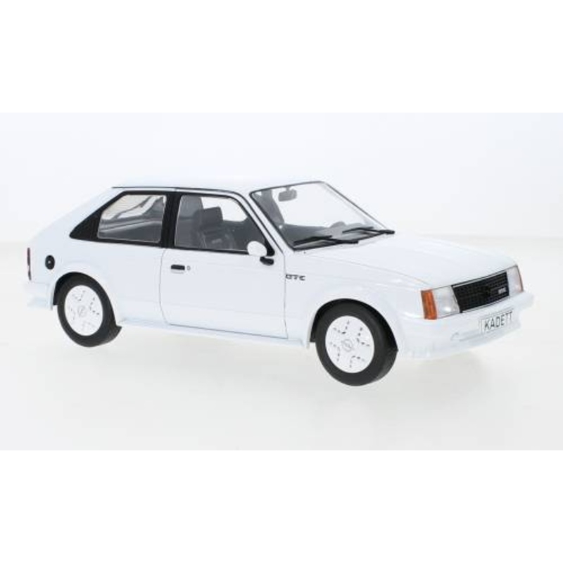SCALE MODEL COMPATIBLE WITH OPEL KADETT D GTE WHITE 1:18 MODELCARGROUP MCG18268