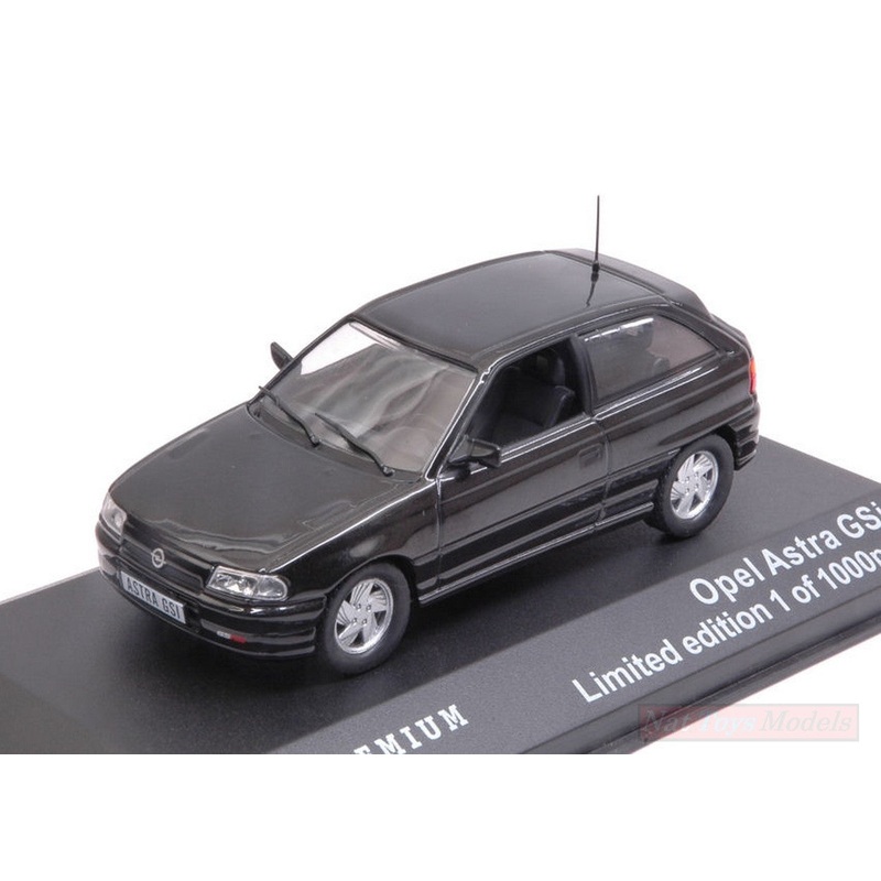 SCALE MODEL COMPATIBLE WITH OPEL ASTRA GSi 1992 BLACK 1:43 TRIPLE 9 T9P-10019